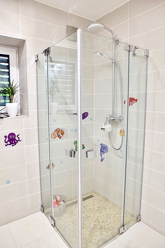 Moderné sprchovacie kúty zo skla